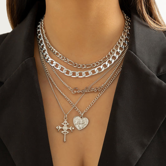 Collar con colgante de letra retro chic con motivos de cruz y corazón en aleación con acabado galvanizado para mujer