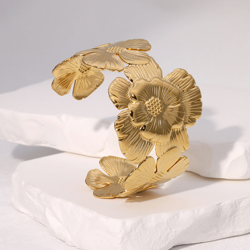Elegant Vintage-Inspired Gold-Plated Stainless Steel Open Bangle Bracelet with Floral Design