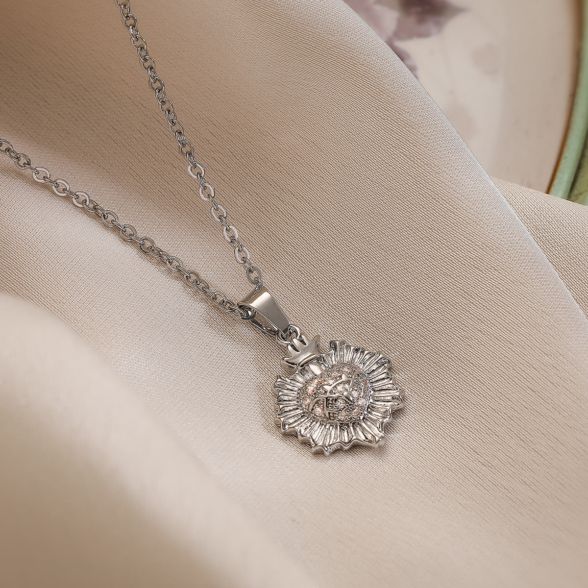 Collana Clavicola Minimalista Geometrica da Donna con Base in Rame Placcata in Oro Vero e Intarsio di Zirconi