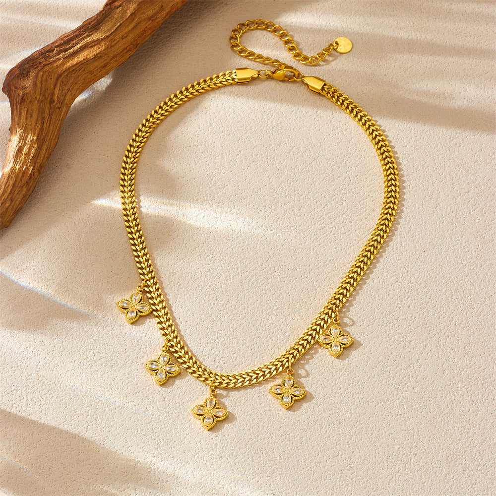 Collana con Ciondolo Trifoglio a Quattro Foglie Floreale alla Moda in Acciaio Inossidabile Placcato Oro con Catena a Serpente per Donna