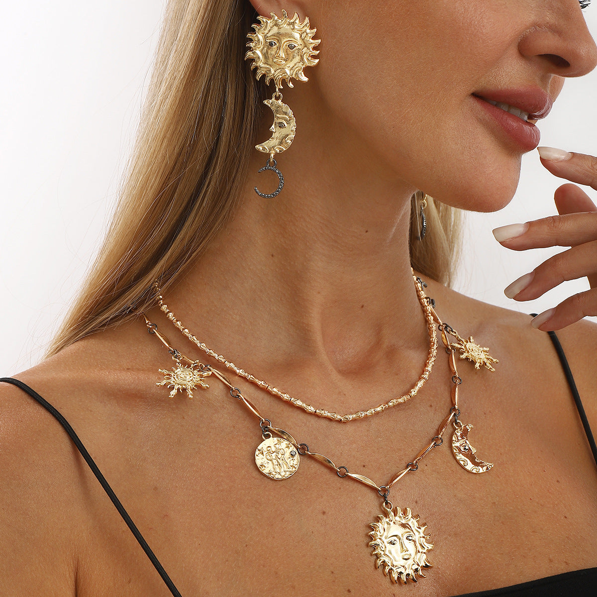 Orecchini Pendenti con Nappa a Volto di Sole e Luna Geometrico Vintage con Intarsio di Strass e Lega Elettroplaccata