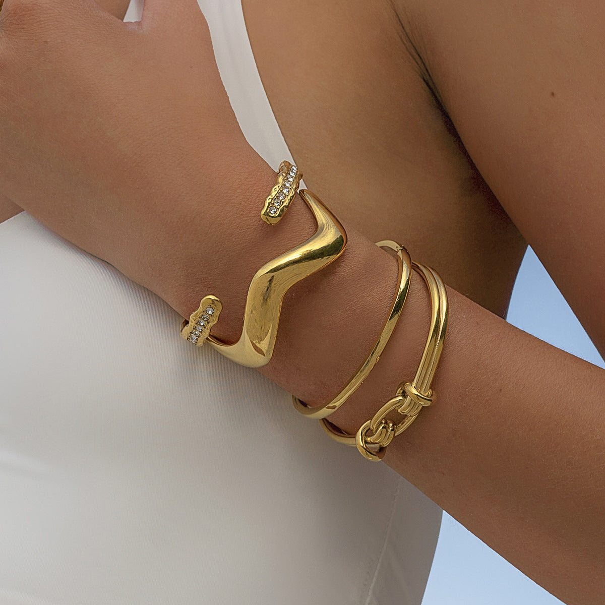 Fashion Geometric Ring Open Cuff Bracelet 18K Gold Plated Stainless Steel Rhinestone Inlay Jewelry for Women