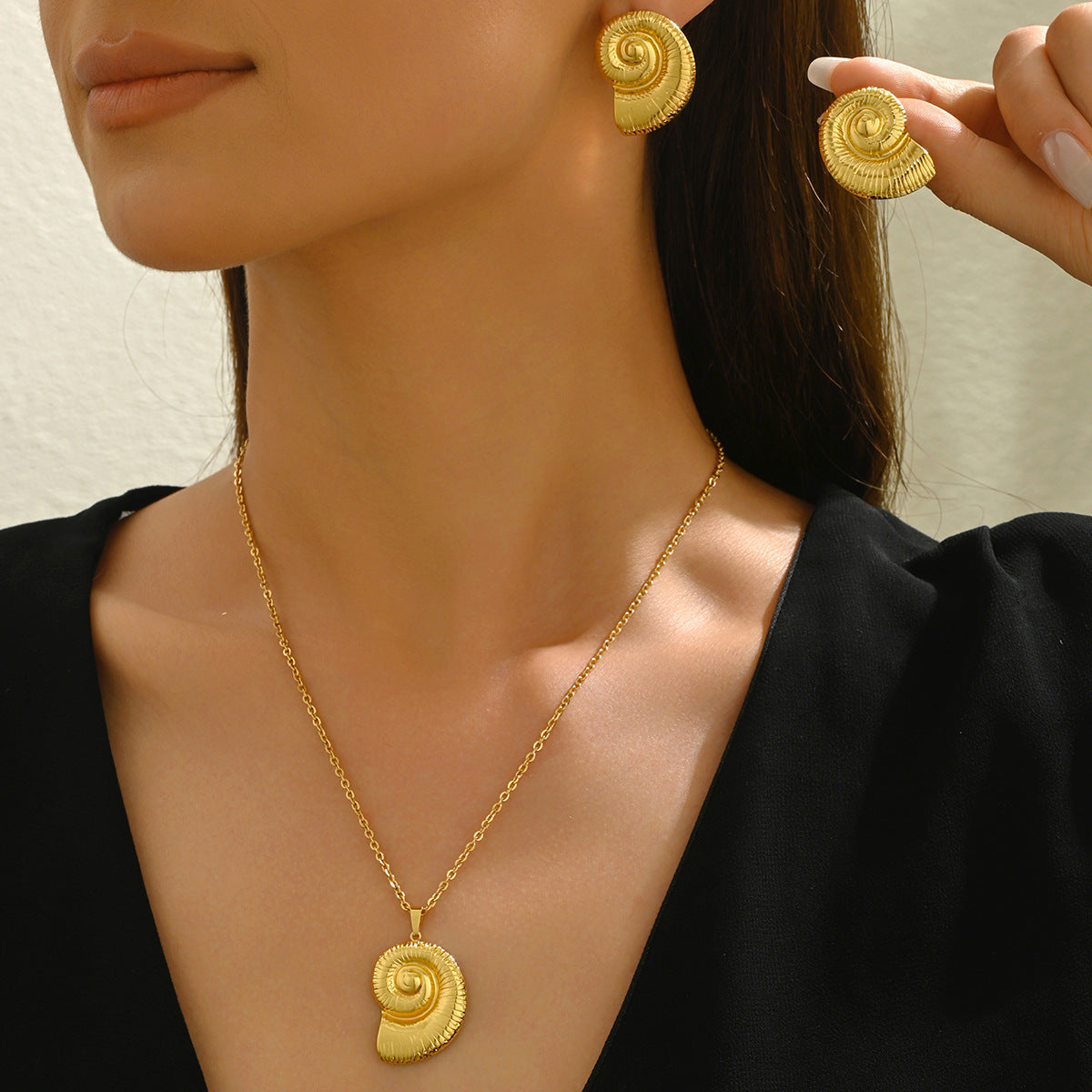 Juego de collar con colgante de concha marina inspirada en el océano y pendientes para mujer, collar largo de aleación de metal chapado con diseño de vida marina