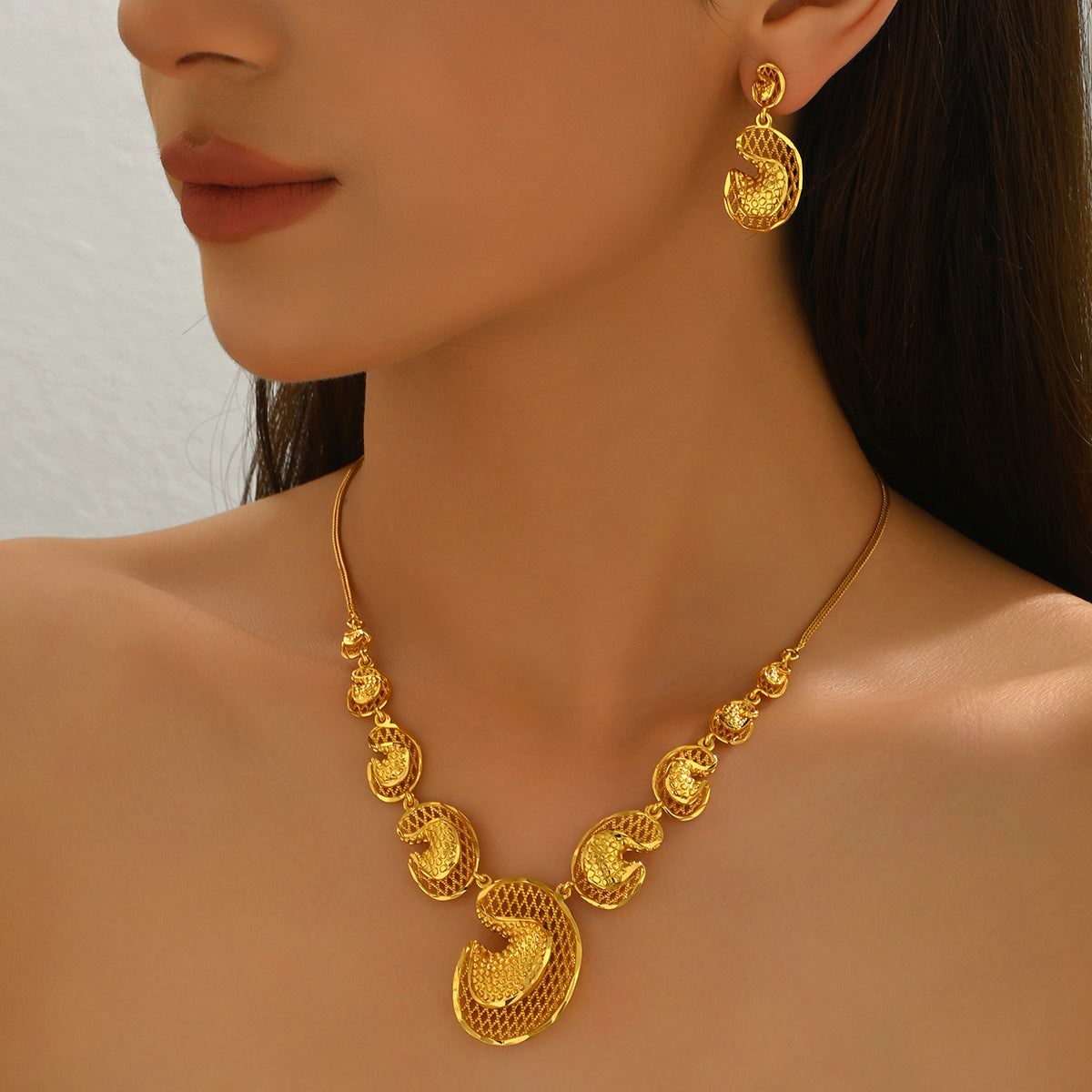 Light Luxury Geometric 18K Gold Plated Alloy Necklace and Earring Set for Women