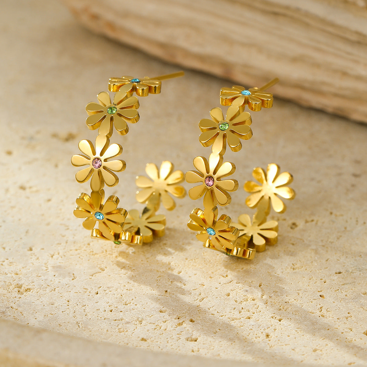 Orecchini da donna in acciaio inossidabile a forma di petalo in stile vintage con placcatura in oro 18 carati e intarsio in zirconi