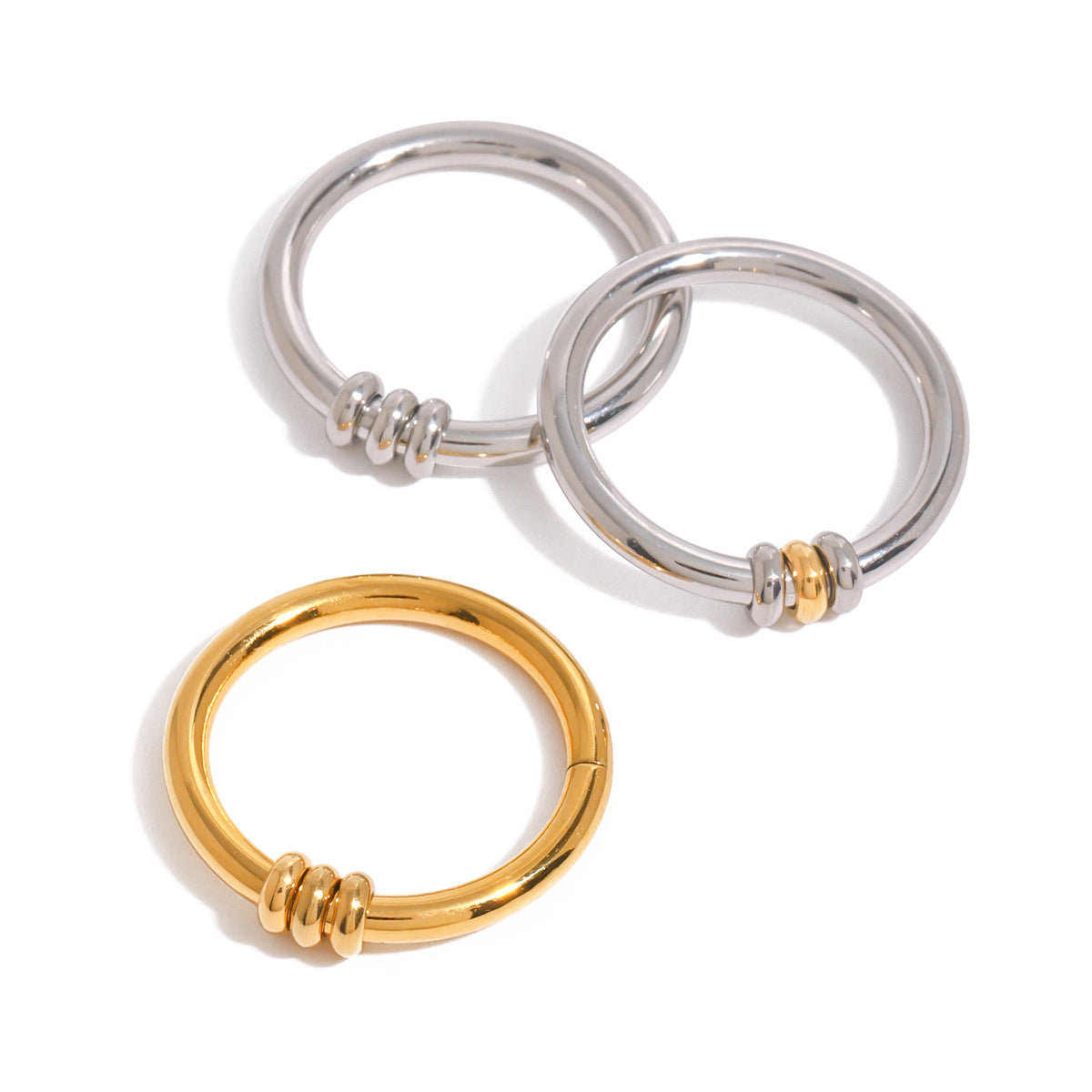 Anello a fascia minimalista da donna in acciaio inossidabile placcato oro 18 carati con design geometrico