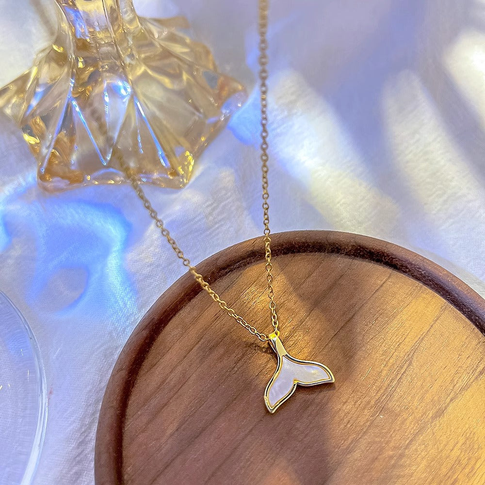 Minimalist Seashell Mermaid Tail Pendant Necklace for Women Titanium Steel O-Chain with Plated Finish and Irregular Design