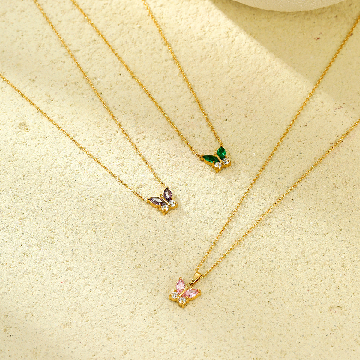 Collana alla moda in acciaio inossidabile placcato con zirconi a forma di fiocco per donna, catena clavicola minimalista