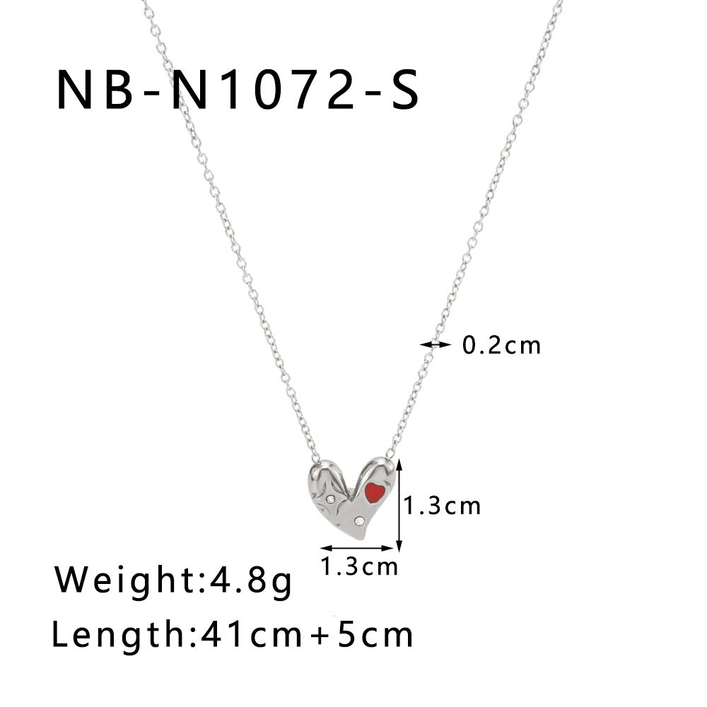 Collana asimmetrica minimalista a forma di cuore da donna in acciaio al titanio con intarsio di strass e placcatura sottovuoto in oro 18 carati