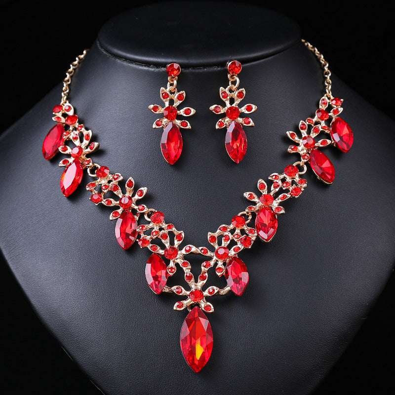 Exaggerated Vintage Women's Alloy Pendant Necklace Set with Rhinestone Accents Tulip Daisy Cactus Leaf and Lotus Flower Motifs on Standard Chain for Formal Occasions