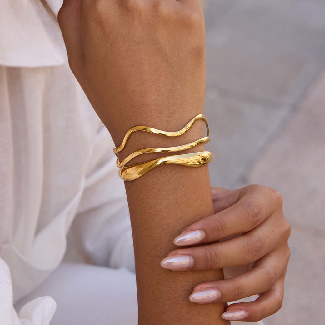 Pulsera de acero inoxidable con baño de oro de 18 quilates de diseño geométrico minimalista de lujo para mujer