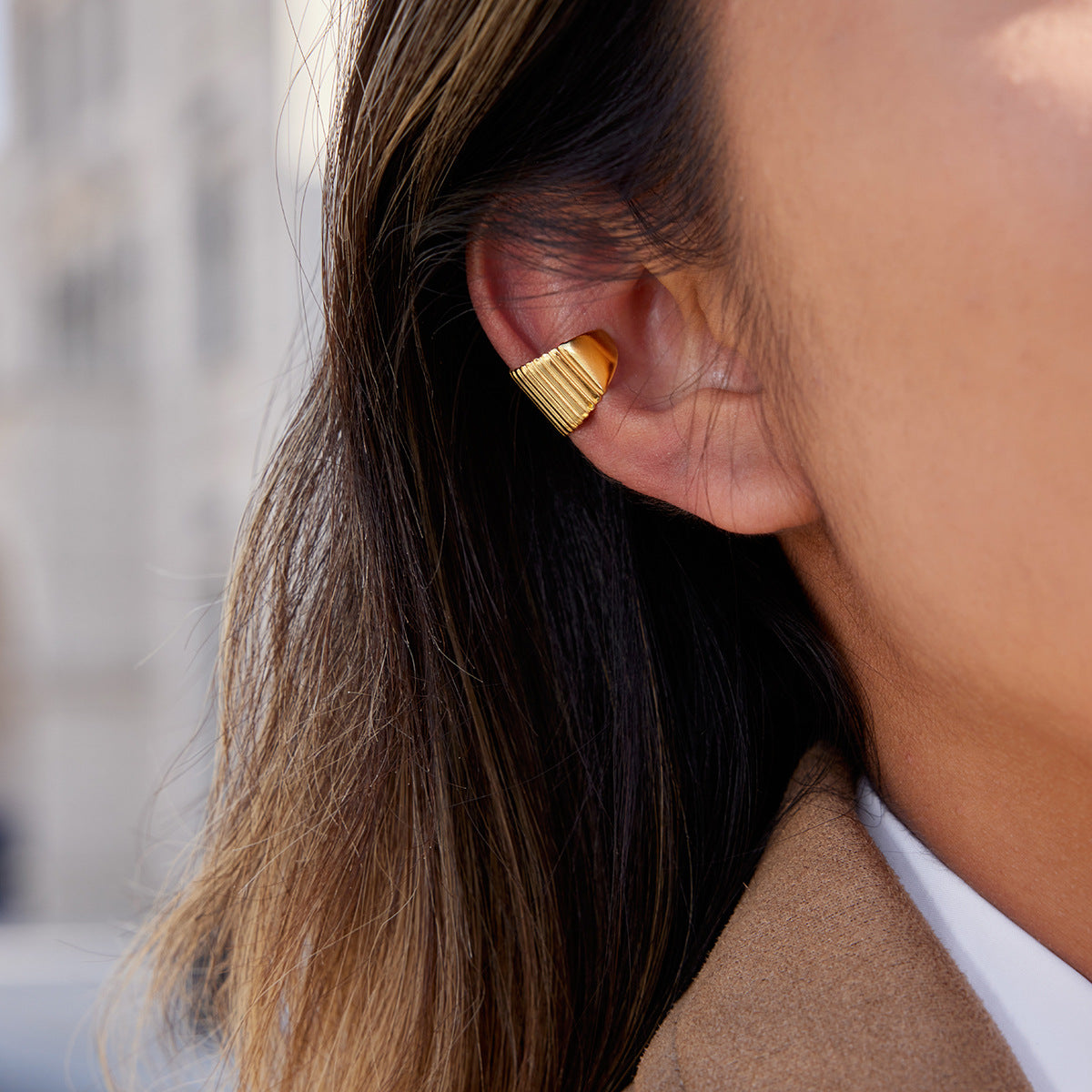Arete de oreja de acero inoxidable geométrico minimalista para mujer con chapado en oro PVD al vacío, sin perforaciones, joyería ligera y lujosa para la oreja