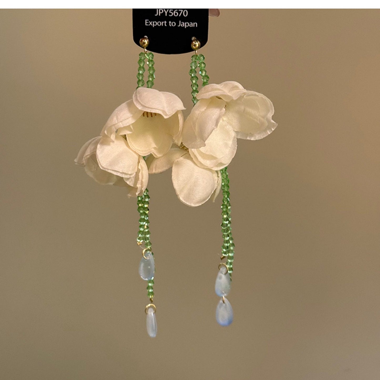 Elegantes pendientes de botón florales de cristal con postes de acero chapado en plata para mujer, joyería de oreja de lujo ligera de inspiración bohemia