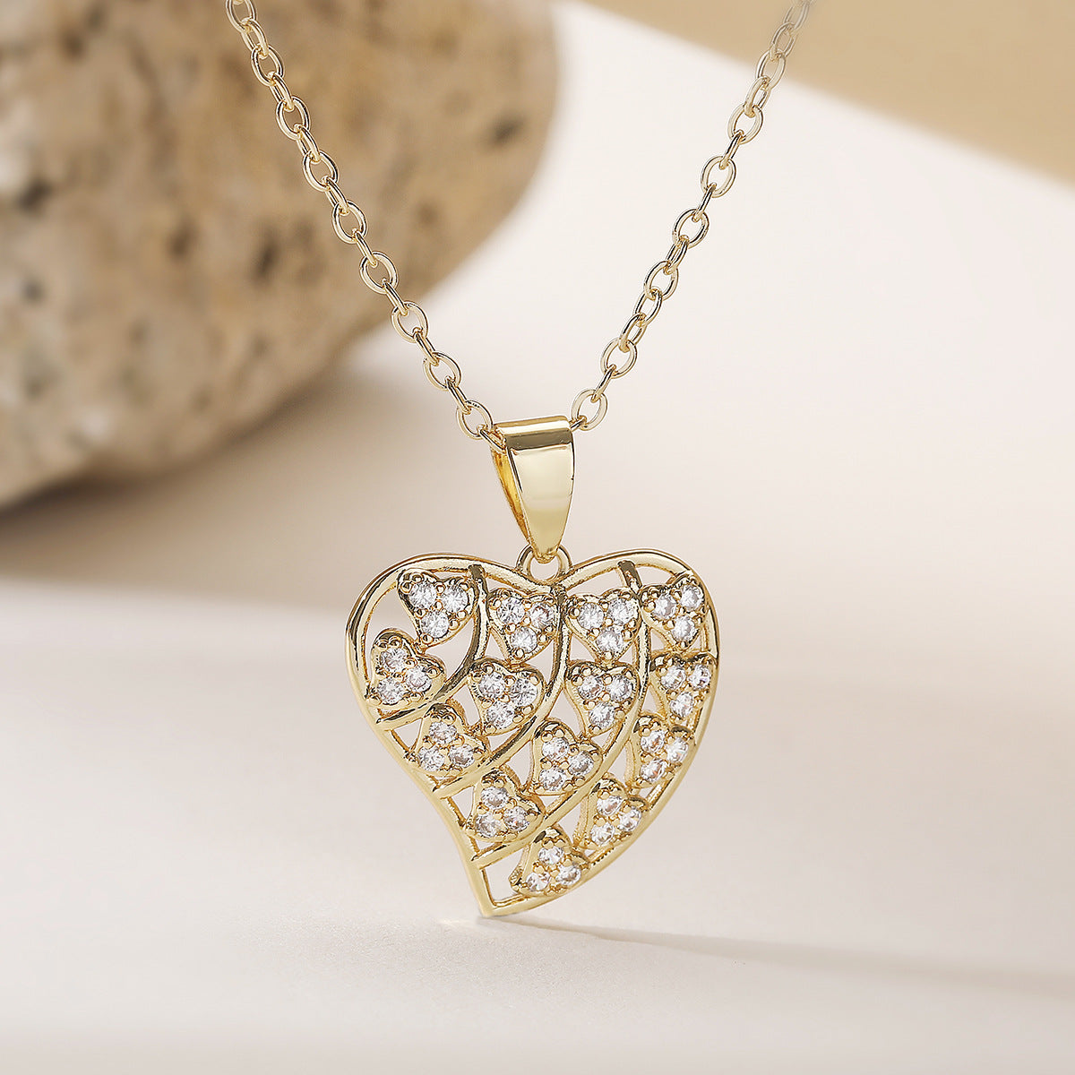 Minimalist Elegant 18K Gold Plated Heart Cubic Zirconia Pendant Necklace for Women