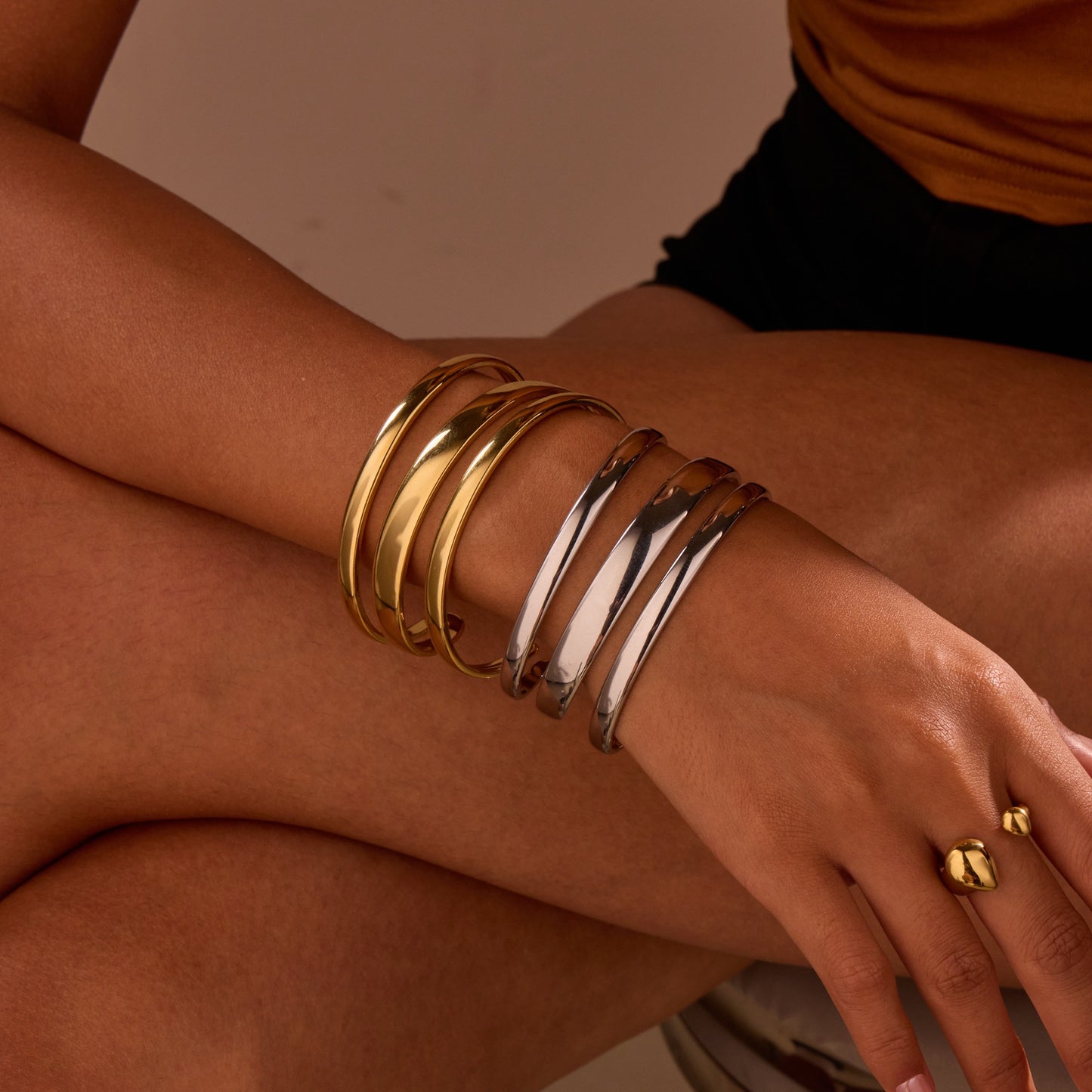 Minimalist Geometric Stainless Steel Bracelet with Open Cuff Design for Women, Electroplated Luxury-Inspired Fashion Accessory