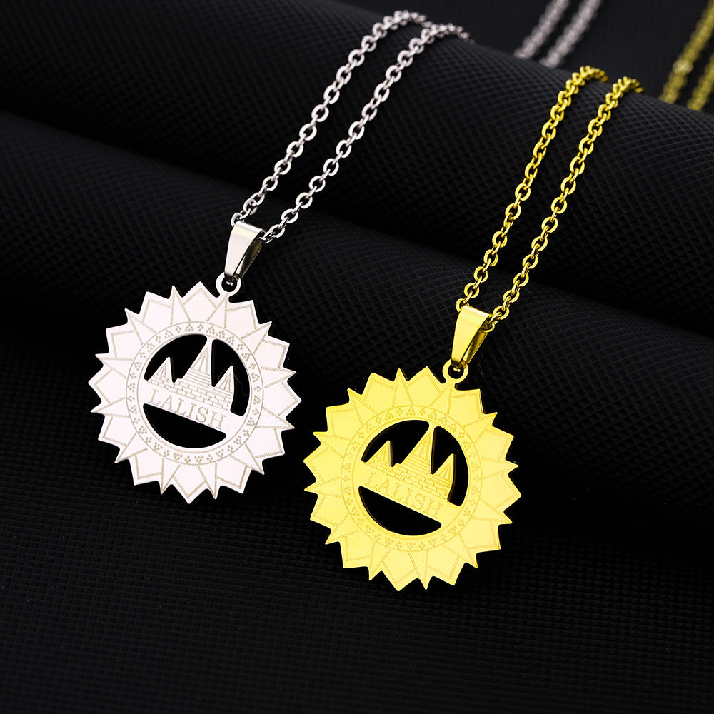 Collana con Pendente Geometrico Etnico in Acciaio Inox con Ciondolo in Acciaio al Titanio, Finitura Galvanizzata, Catena a O, Design Unisex