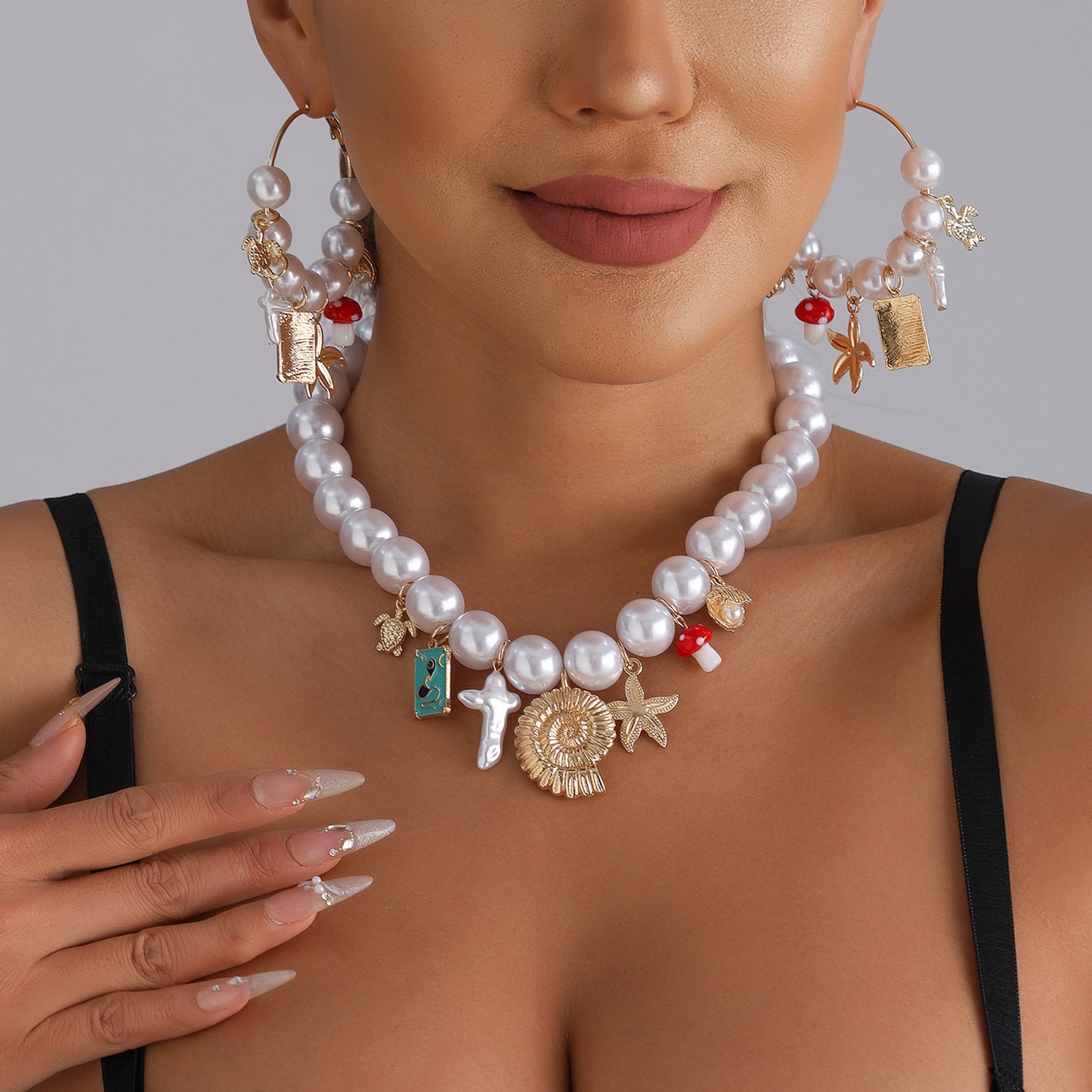 Geometric Seashell Pendant Necklace for Women Alloy Plated Clavicle Chain Casual Vacation Jewelry
