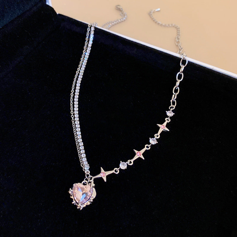 Collana con pendente a cuore a goccia in stile lusso con intarsio in strass in acciaio al titanio su catena in rame da donna