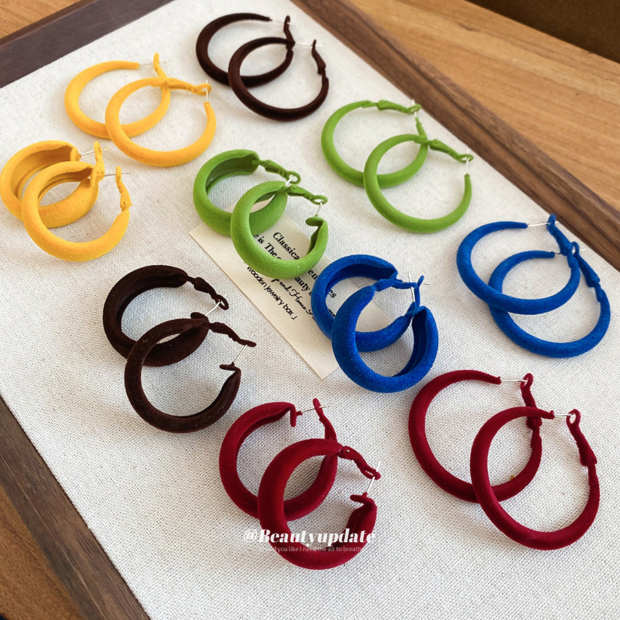 Pendientes de aro geométricos flocados para mujer con postes de plata de ley 925, acabado galvanizado, joyería de moda informal y apropiada para la oficina