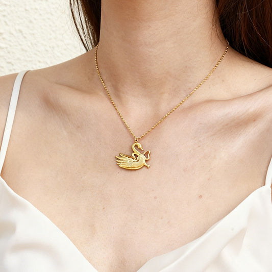 Elegante collar de acero de titanio con forma de cisne y chapado al vacío PVD en oro para mujer, cadena de clavícula de acero inoxidable con diseño geométrico