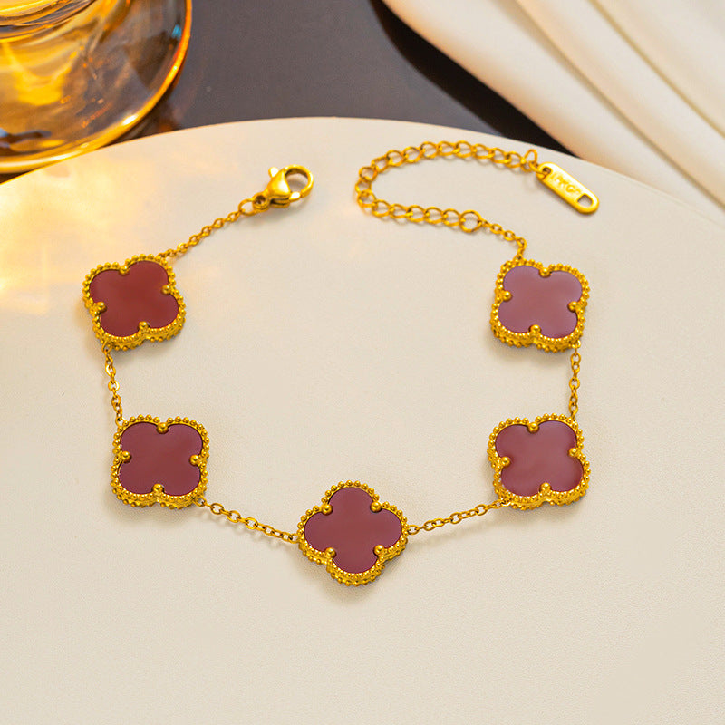 Pulsera minimalista de acero de titanio con forma de trébol e incrustaciones de nácar para mujer