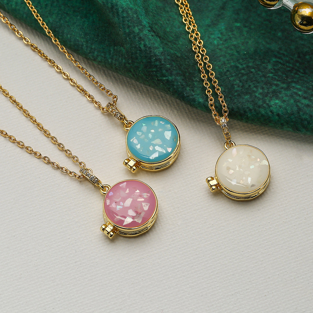 Minimalist Round Photo Locket Pendant Necklace for Women with Gold Plated Copper Chain