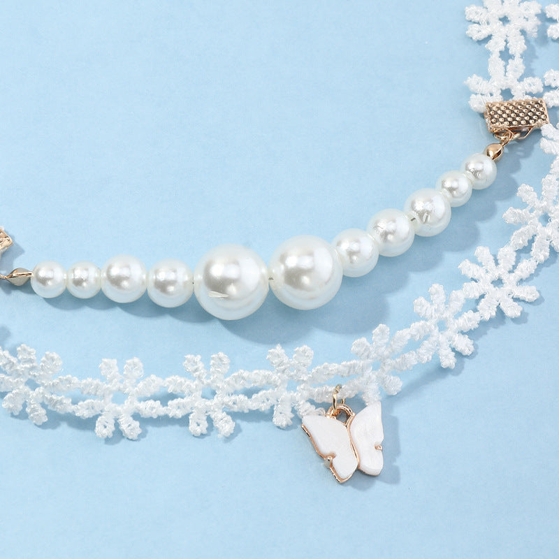 Collar de perlas en forma de mariposa para niñas, gargantilla de tela blanca con cadena de serpiente, collar con colgante minimalista hecho a mano estilo cuento de hadas