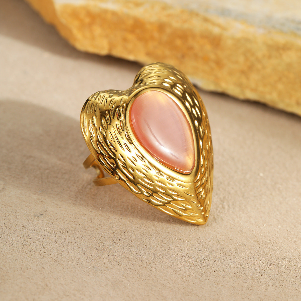 Luxury Vintage Oversized Heart-Shaped Titanium Steel Ring with Cat's Eye Stone Inlay and Gold Plating for Women
