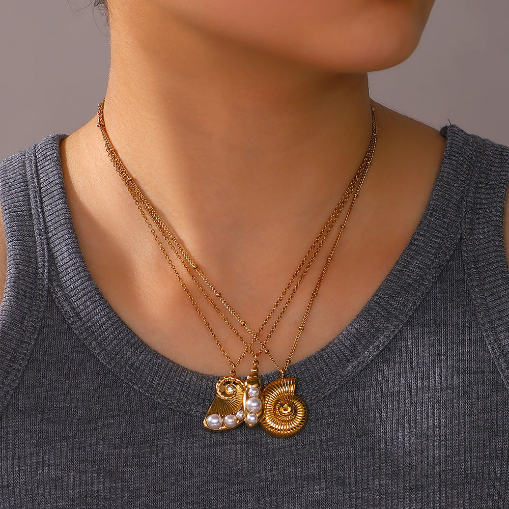 Minimalist Seashell-Shaped Titanium Steel Pendant Necklace Set with Rhinestone Inlay and Pearl Accents on O-Chain