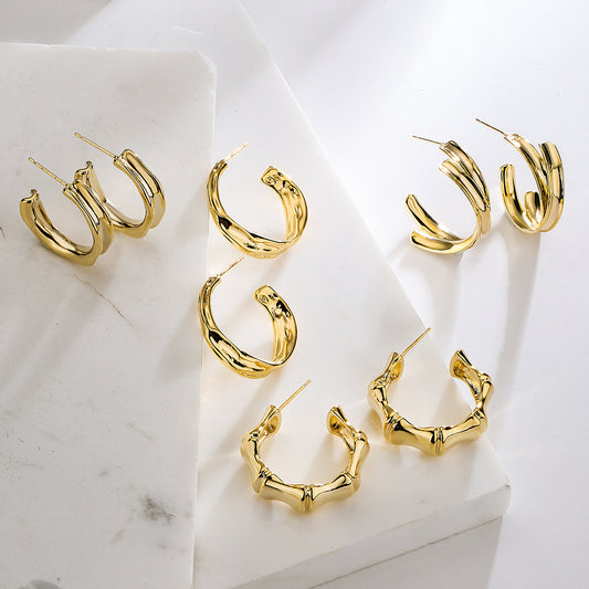 Orecchini da donna in rame a C geometrici minimalisti placcati oro con design hip-hop