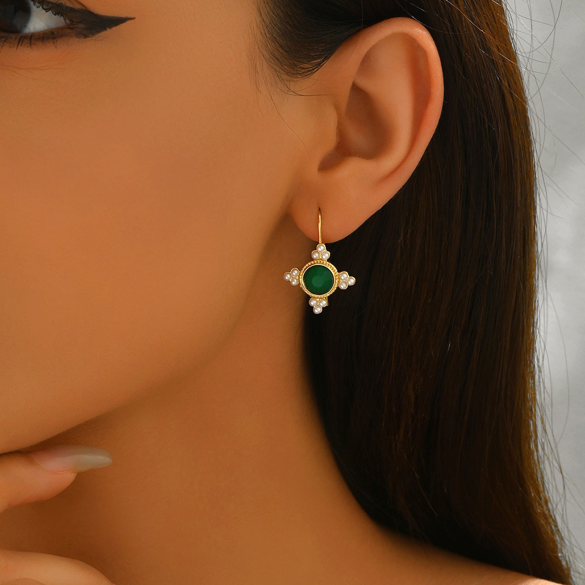 Pendientes de aro geométricos de aleación con incrustaciones de perlas y diamantes de imitación, chapados para mujer