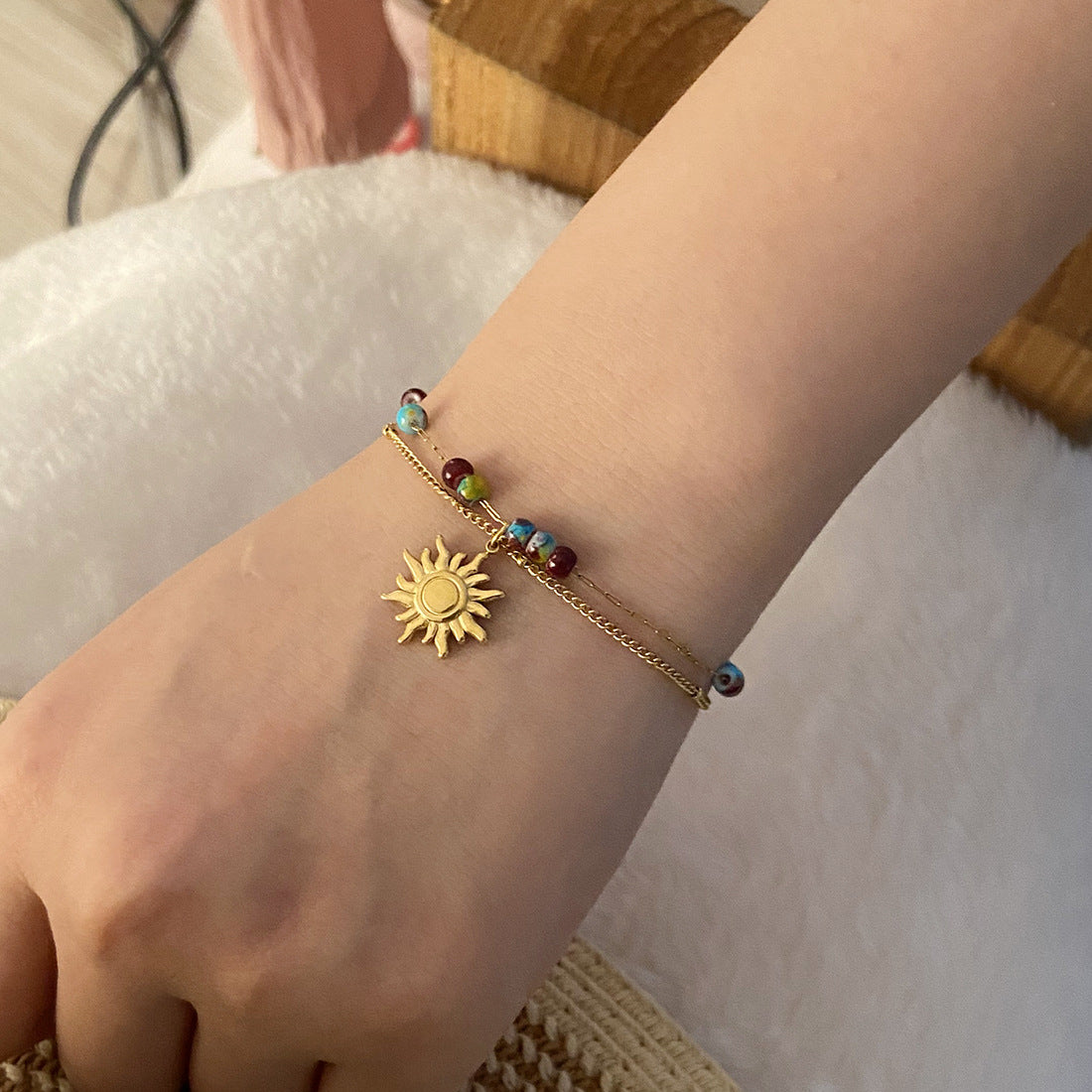 Bracciale da donna vintage in acciaio inossidabile placcato, a forma di cuore e con dettaglio a fiocco