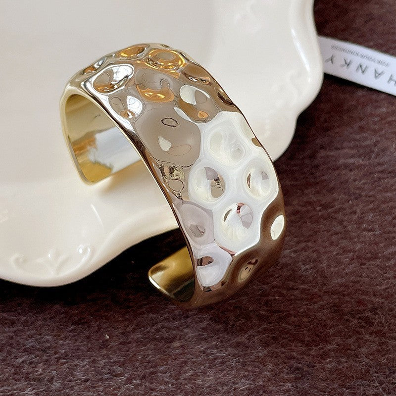 Bracciale da donna in acrilico a forma di onda, minimalista, con design a polsino aperto, gioiello da mano di lusso leggero