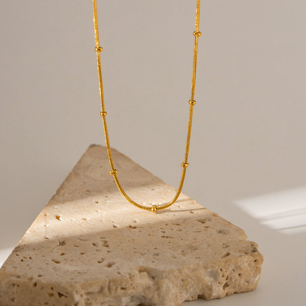 Collar Minimalista Geométrico de Acero Inoxidable con Acabado Chapado y Cadena de Serpiente para Mujer