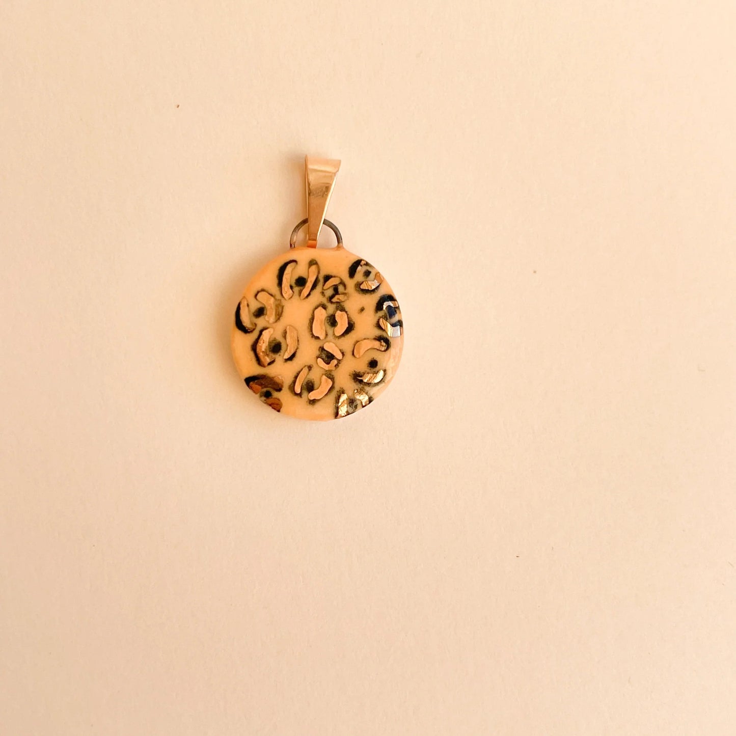 Minimalist Vintage Heart Shape 18K Gold Plated Drip Oil Brass Pendant Stainless Steel Charm Bar