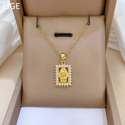 Geometric Frame Portrait Pendant Necklace for Women in Titanium Steel with Rhinestone Inlay, Elegant Clavicle Chain