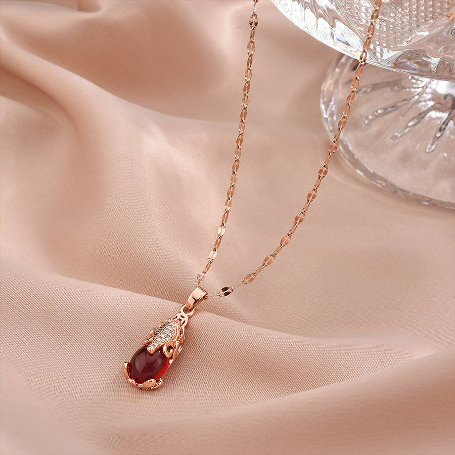 Chinese Style Pixiu Pendant Necklace for Women and Men in Titanium Steel with Gold Plating, Minimalist Lockbone Chain Design