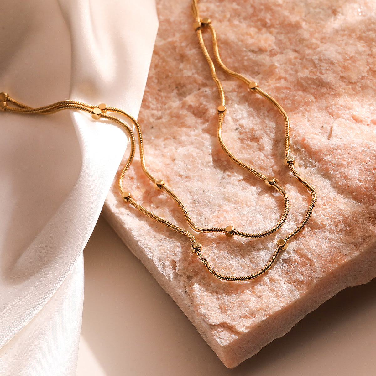 Collana Minimalista Geometrica in Acciaio Titanio da Donna con Design a Forma Irregolare, Catena a Doppia Strato per Clavicola