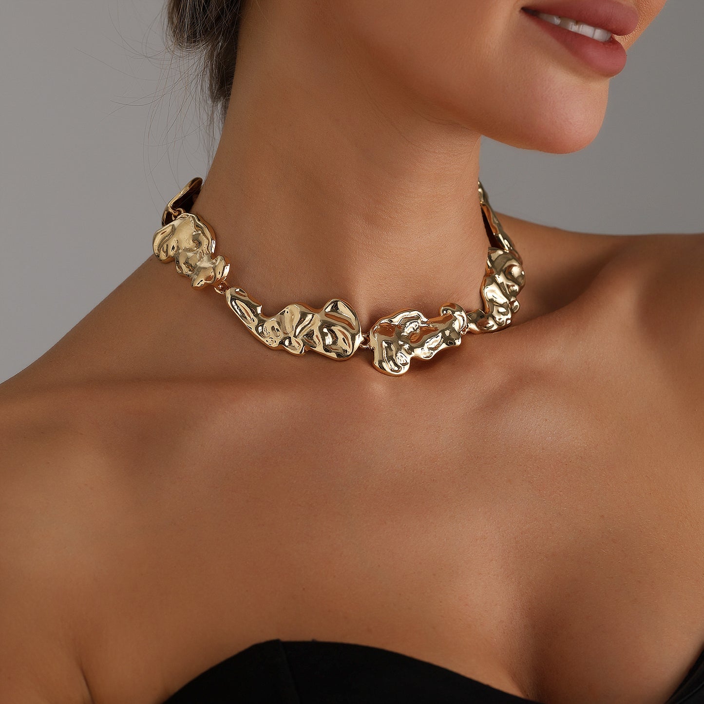 Irregular Lava-Shaped Geometric Pendant Necklace in Alloy with Electroplated Finish for Women