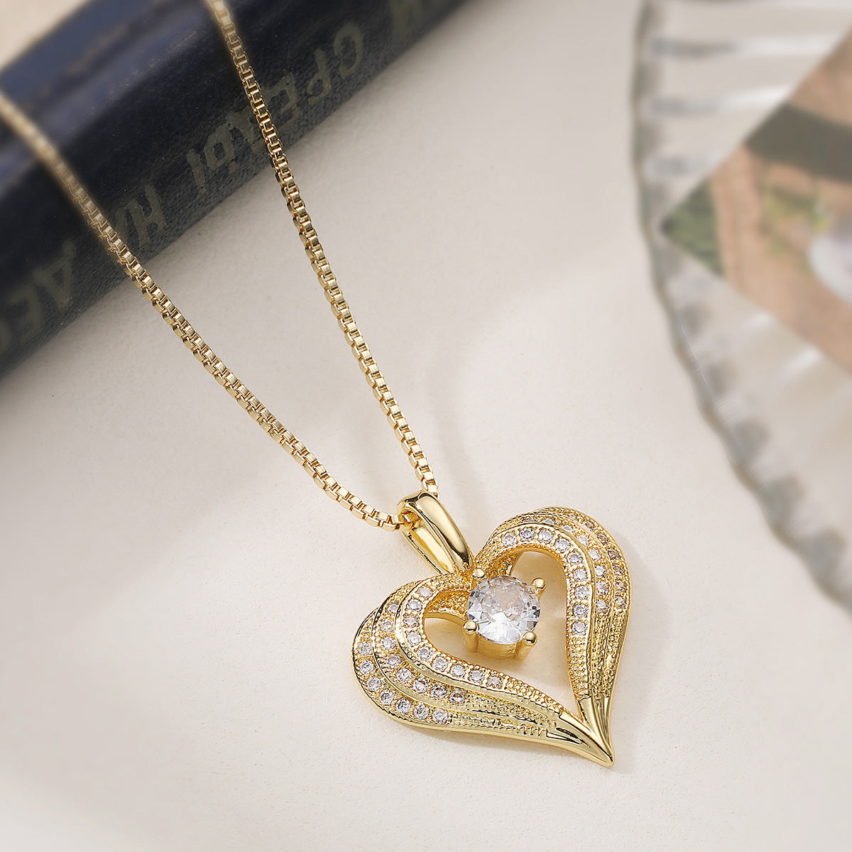 Minimalist Elegant 18K Gold Plated Brass Heart Cubic Zirconia Pendant Necklace for Women