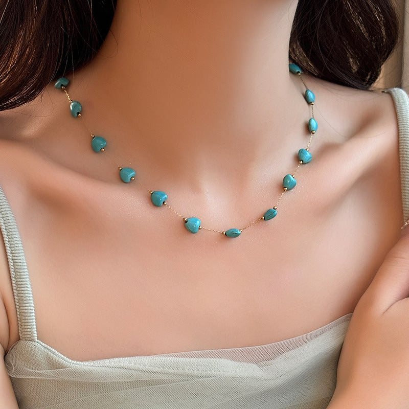 Collana Sweet Dopamine con perle barocche in lega di zinco con finitura placcata e ciondolo geometrico, delicata catena a clavicola da donna