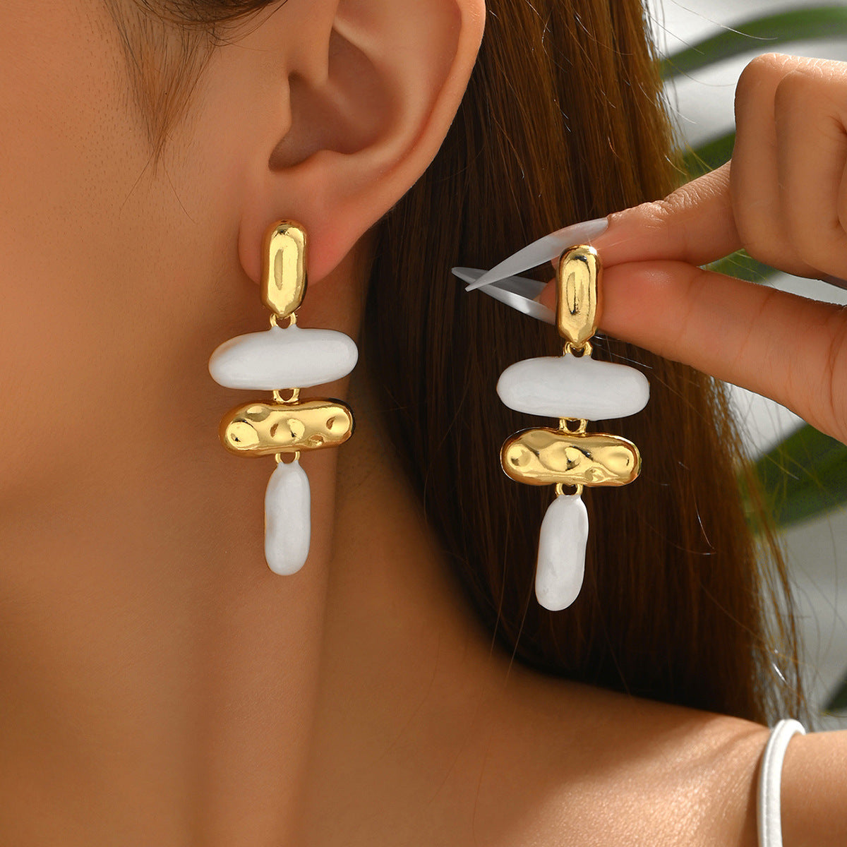 Minimalist Geometric Enamel Earrings for Women Zinc Alloy Drop Earrings with Polka Dot and Square Design