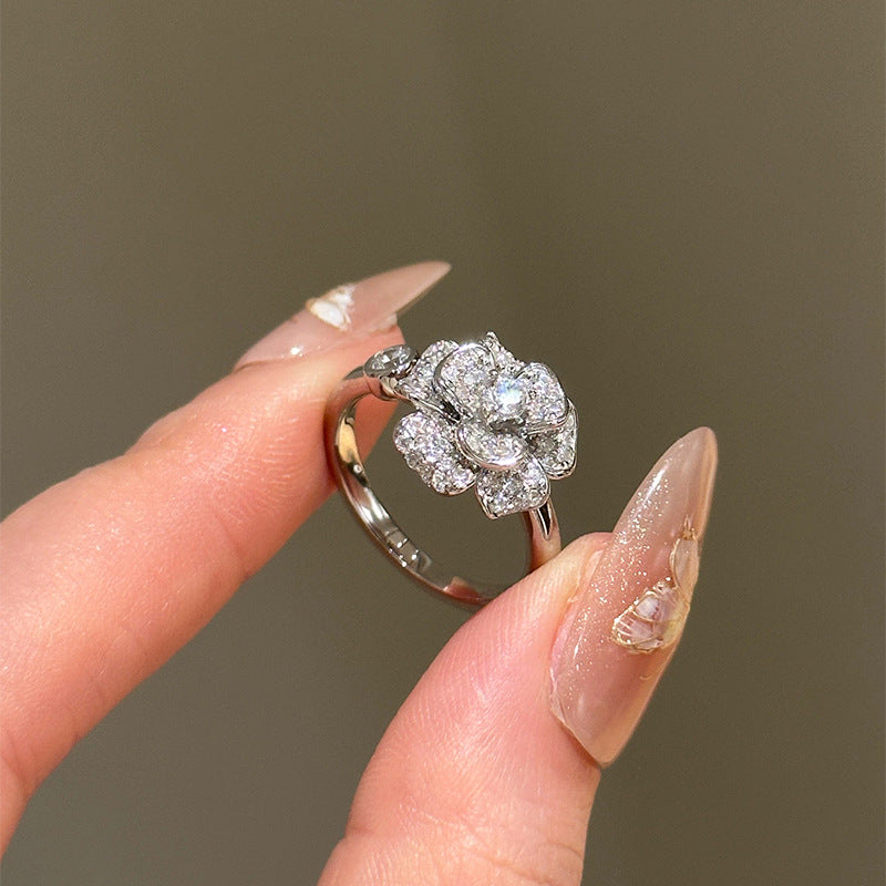 Anello Floreale Minimalista in Rame con Finitura Galvanica per Donna Anello Regolabile per Dito Indice Elegante Gioiello Versatile per la Mano