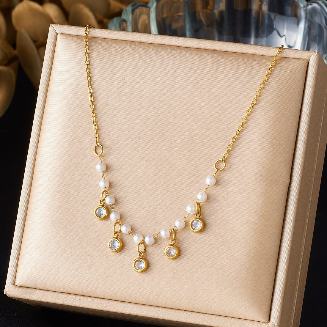 Minimalist Elegant Round Geometric Rhinestone Imitation Pearl Plated Stainless Steel Necklace for Women