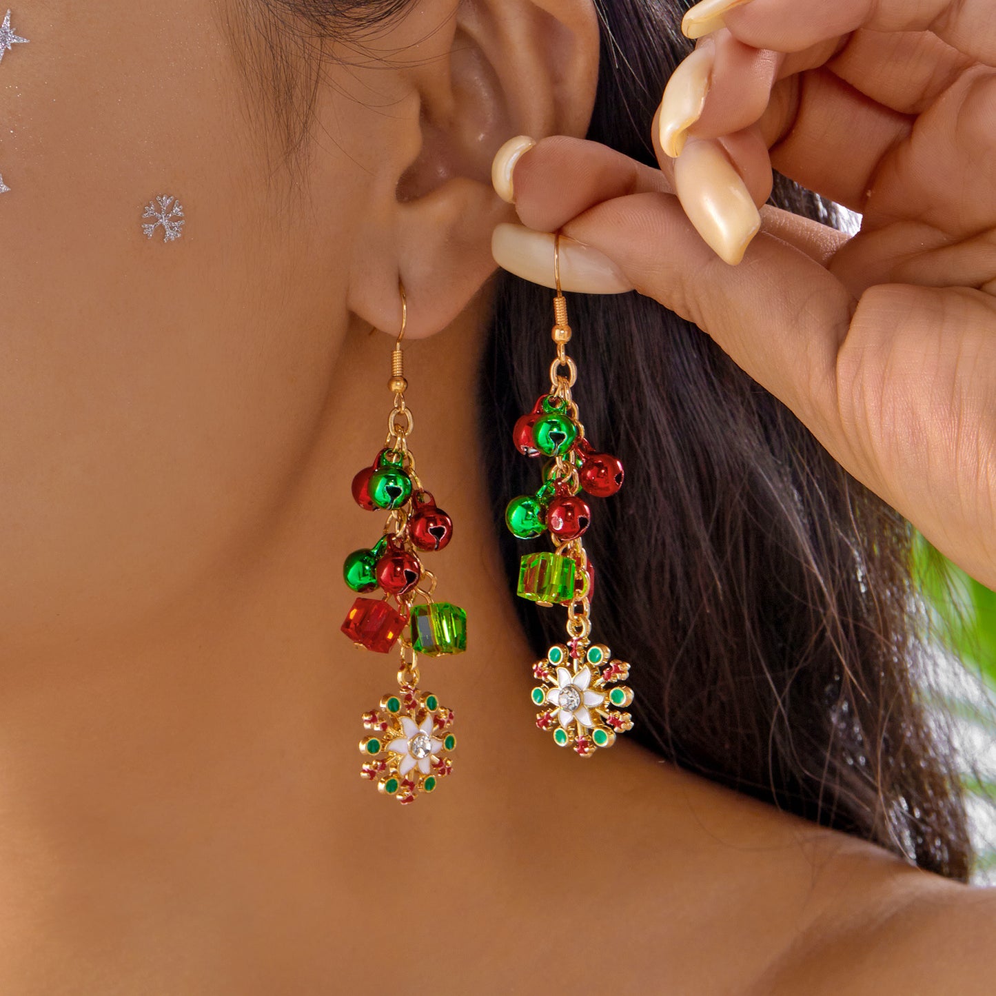 Pendientes de aro con colgante de campana con temática navideña en aleación con acabado galvanizado para regalos festivos de fin de año