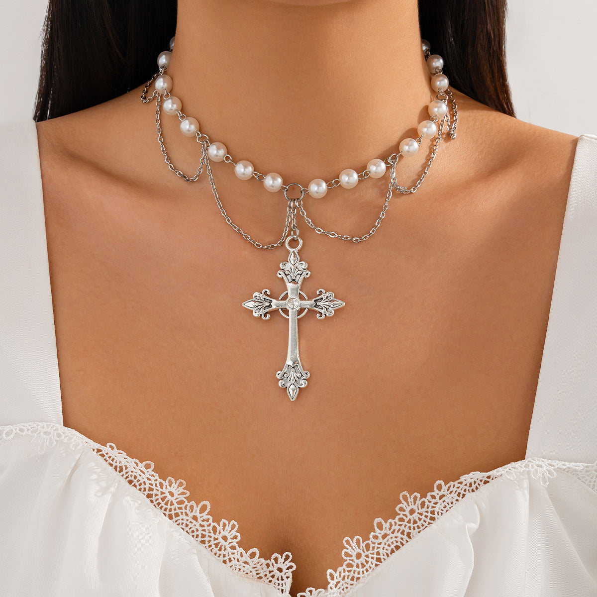 Collana con ciondolo a croce stile gotico con nappa per donna, base in lega con finitura galvanizzata, design geometrico
