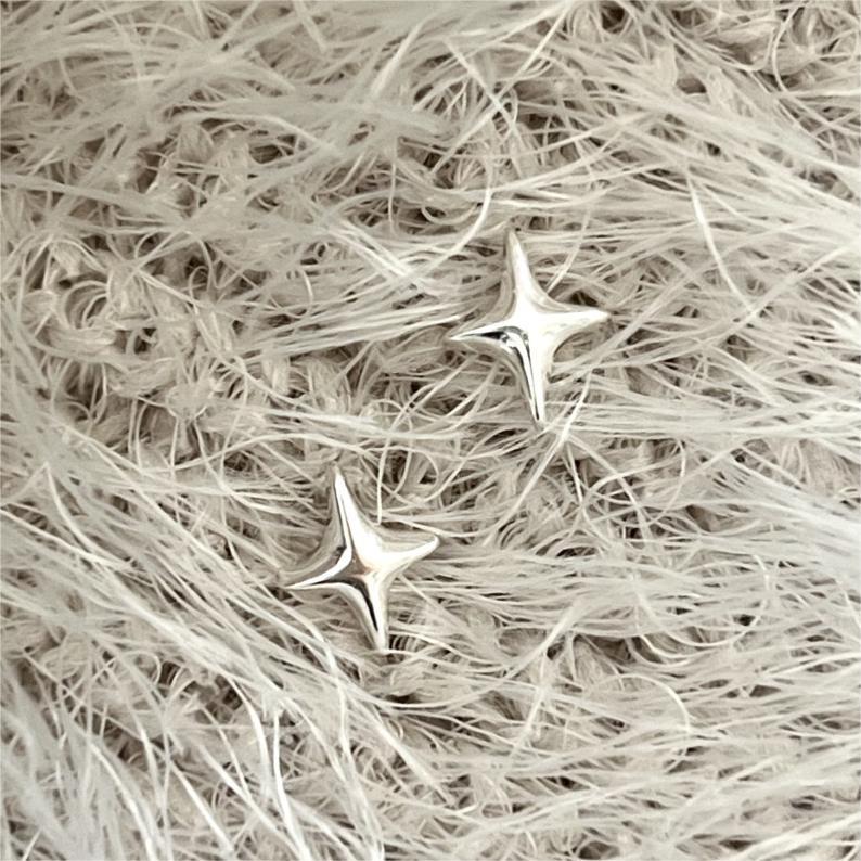 Minimalist Star-Shaped 925 Sterling Silver Stud Earrings with Plated Finish, Geometric Edge Detail