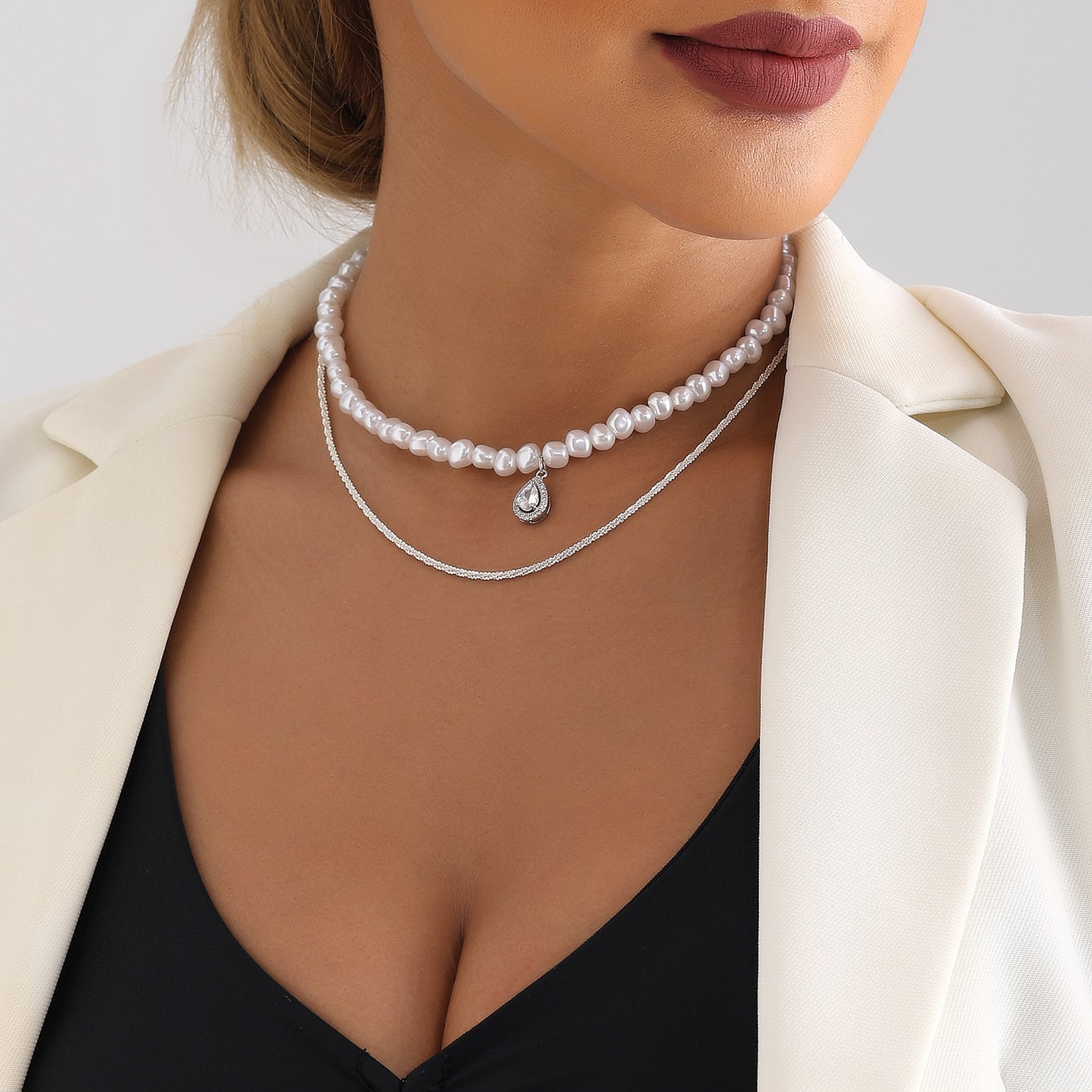 Collana pendente a doppio strato in acrilico con perle, stile geometrico minimalista vintage, da donna, con goccia di zircone e finitura placcata