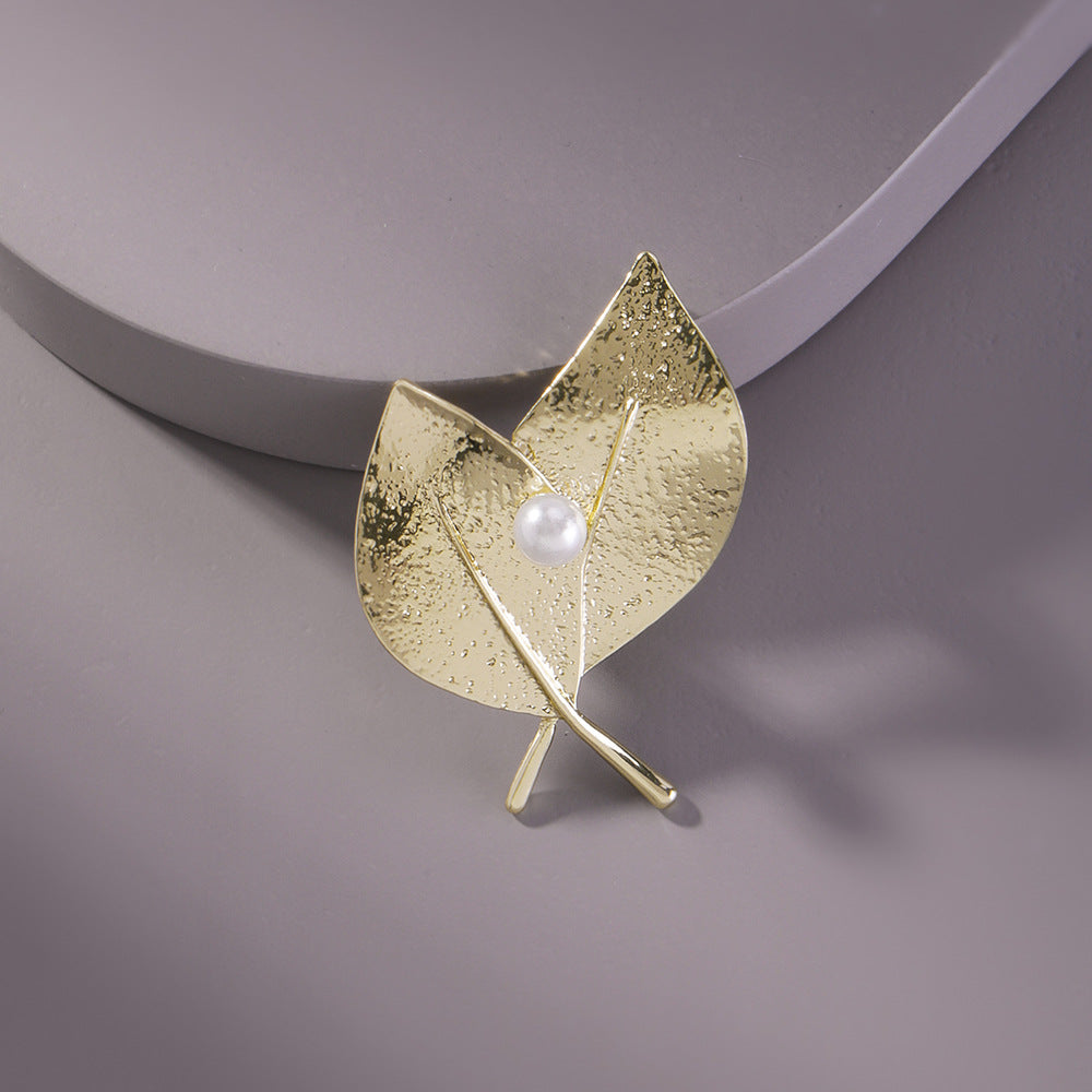 Broche con diseño de elefante, corazón, hoja de arce y formas geométricas, de aleación plateada, estilo dulce y atrevido