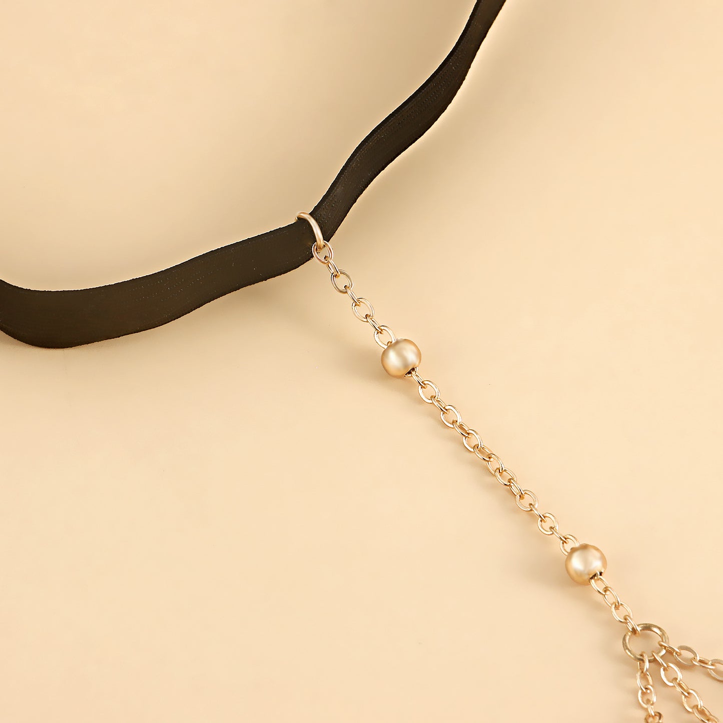 Punk Metal Leg Chain with Imitation Pearl Pendant for Women